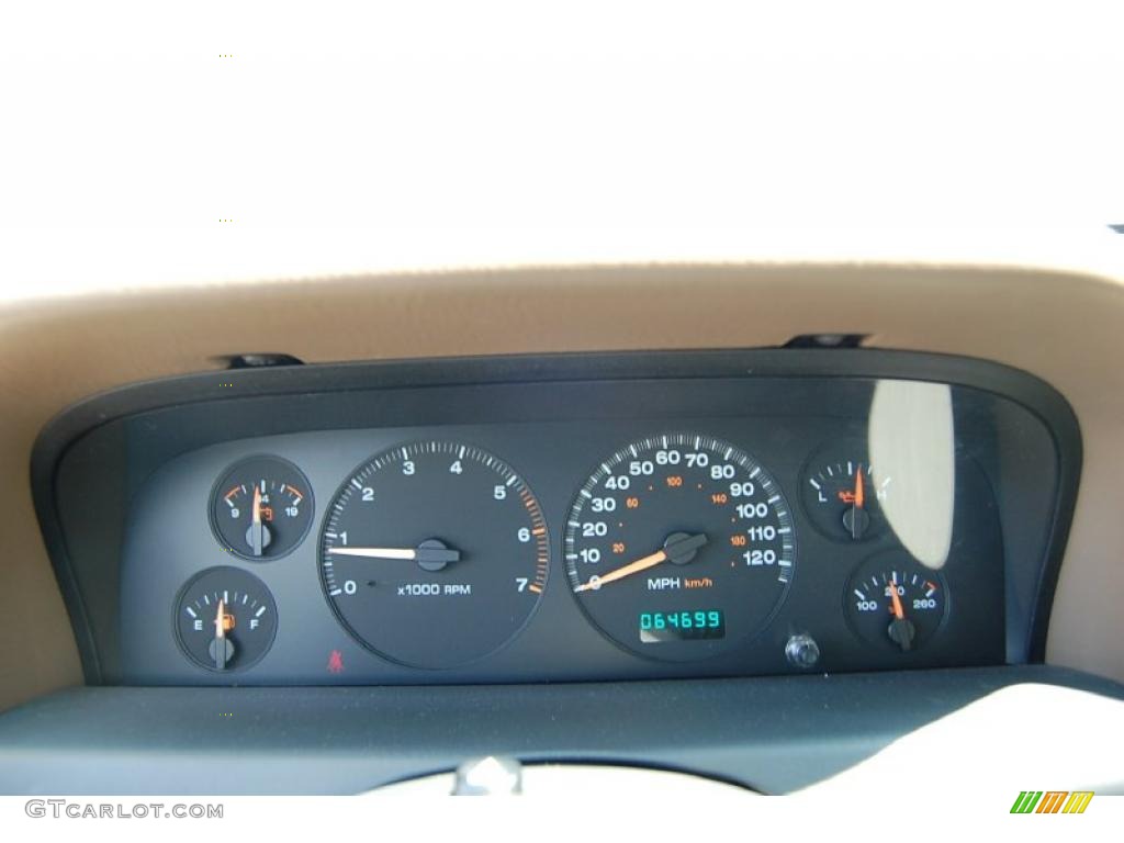 2003 Grand Cherokee Laredo - Light Pewter Metallic / Sandstone photo #23
