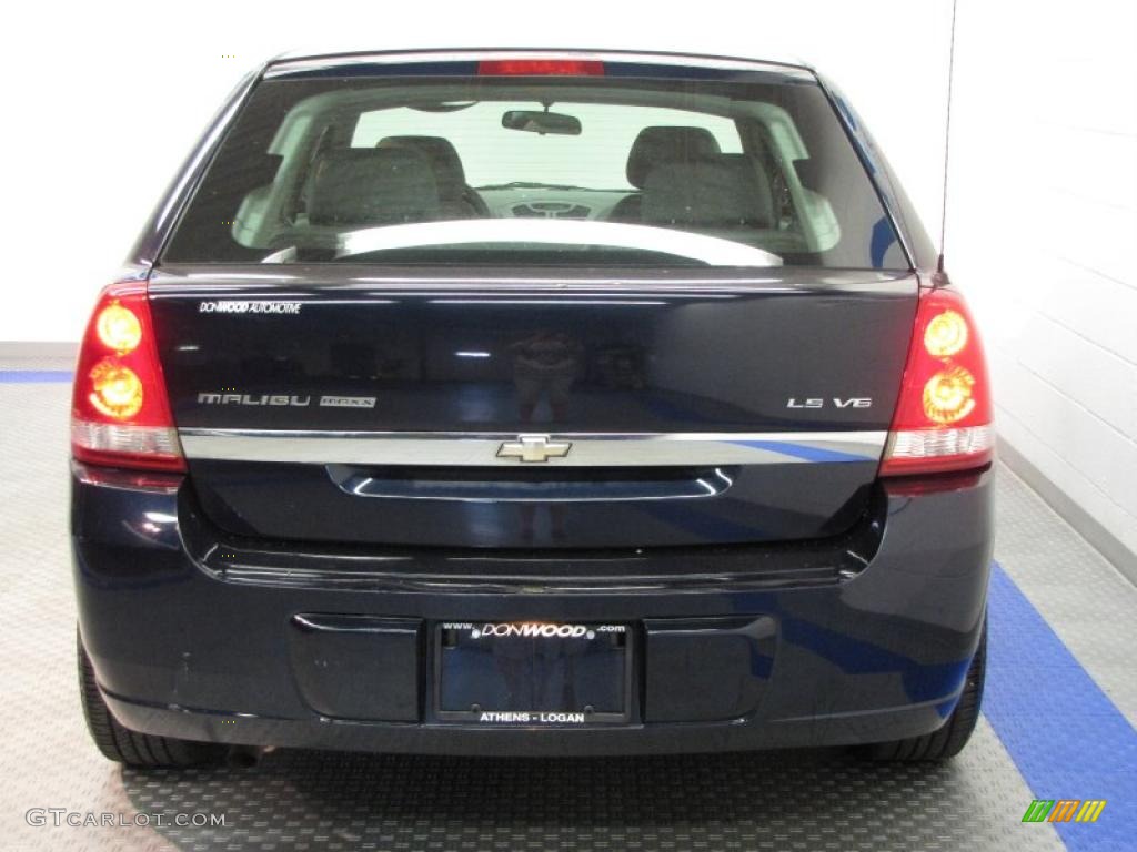 2005 Malibu Maxx LS Wagon - Dark Blue Metallic / Gray photo #8