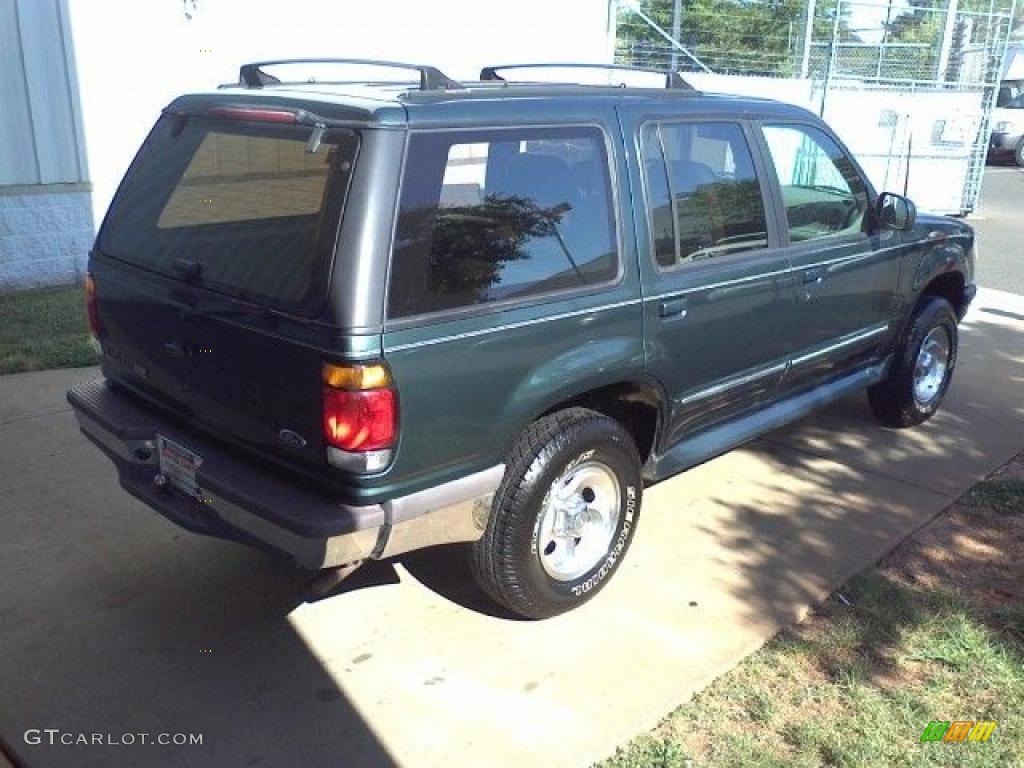 1995 Explorer XLT 4x4 - Medium Willow Metallic / Light Flint photo #16