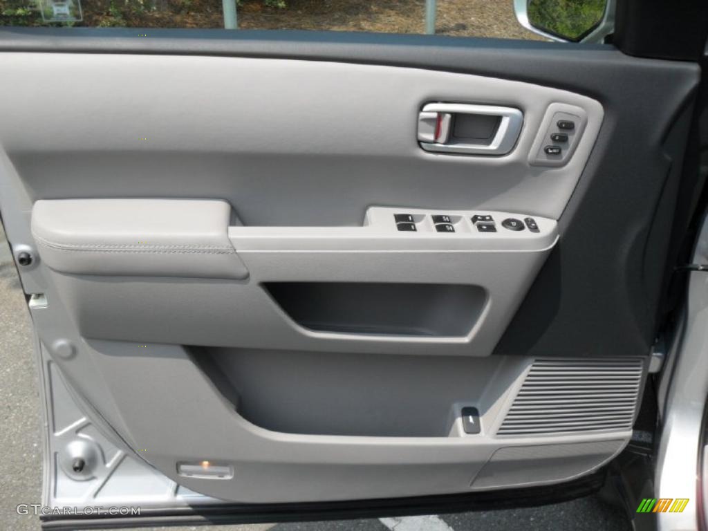 2010 Honda Pilot Touring 4WD Gray Door Panel Photo #32683739