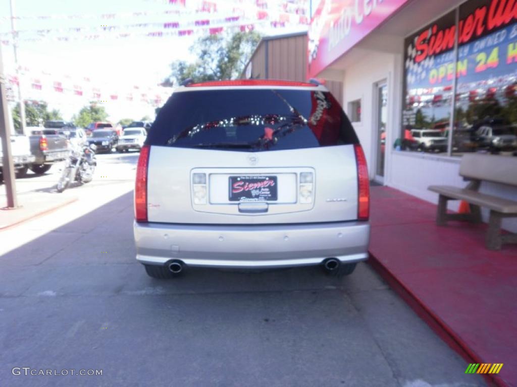 2004 SRX V6 - Light Platinum Metallic / Light Neutral photo #12