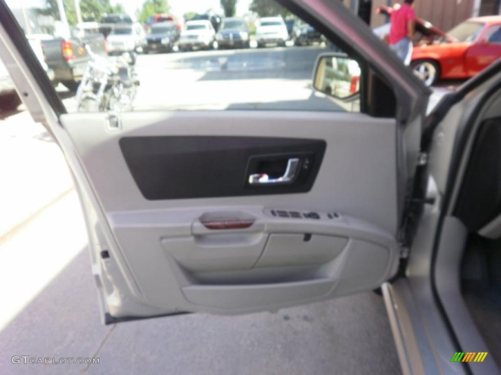 2004 SRX V6 - Light Platinum Metallic / Light Neutral photo #13