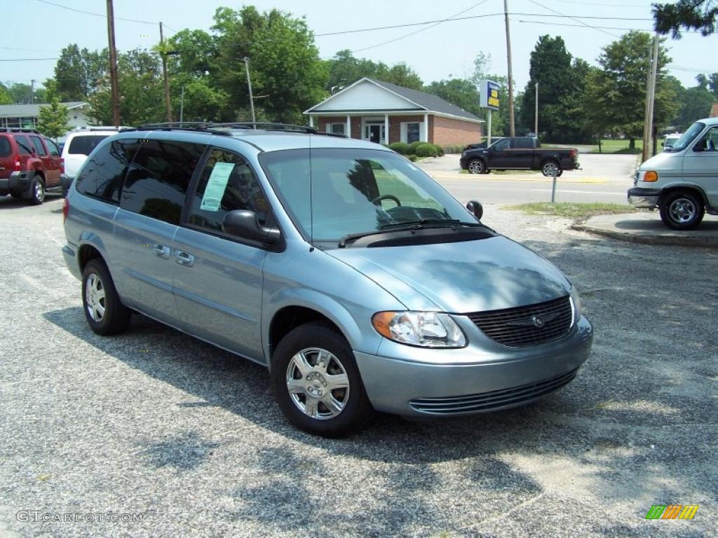 2003 Town & Country LX - Butane Blue Pearl / Navy Blue photo #3
