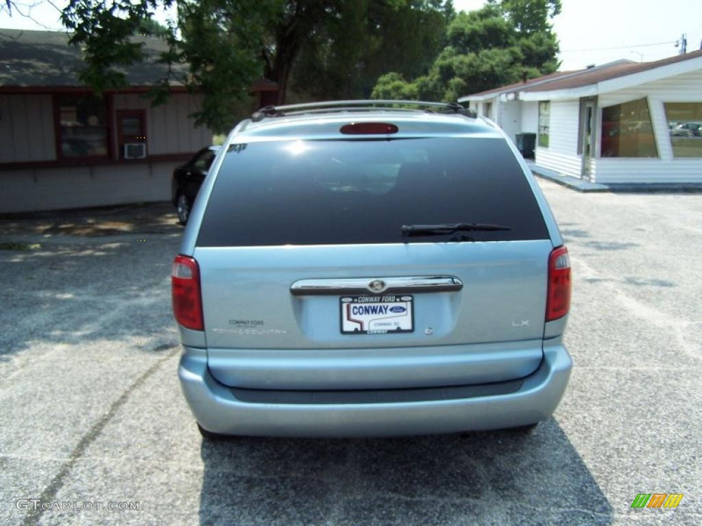 2003 Town & Country LX - Butane Blue Pearl / Navy Blue photo #6