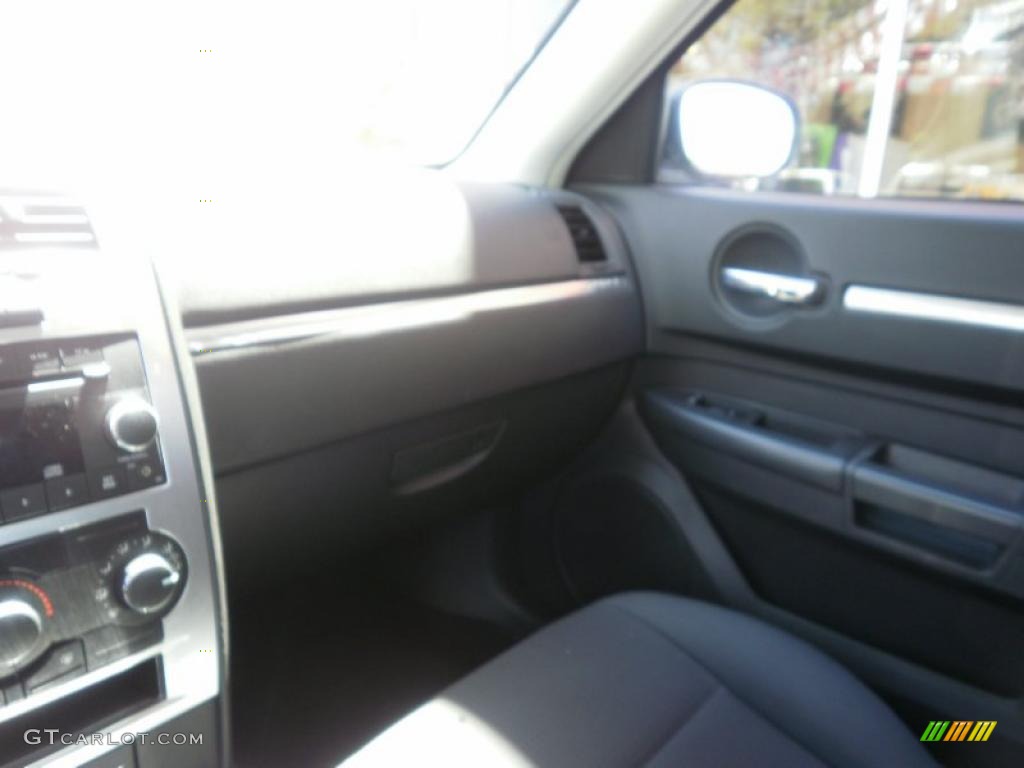 2009 Charger SE - Stone White / Dark Slate Gray/Light Slate Gray photo #13