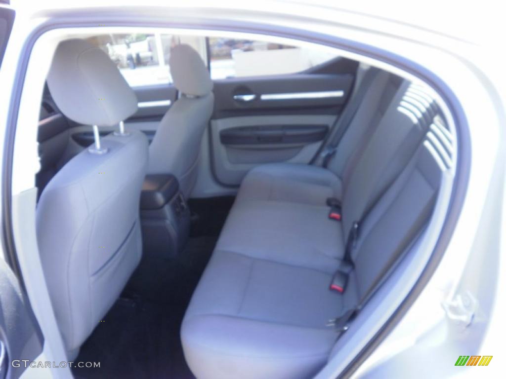 2009 Charger SE - Stone White / Dark Slate Gray/Light Slate Gray photo #26