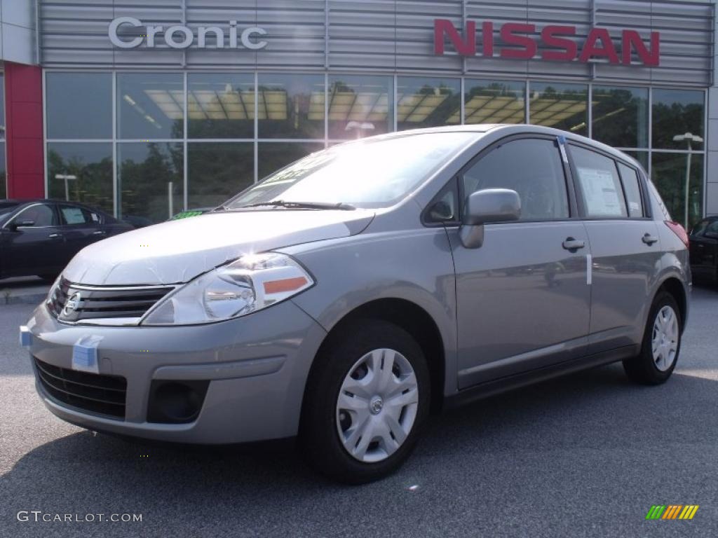 2011 Versa 1.8 S Hatchback - Magnetic Gray Metallic / Charcoal photo #1