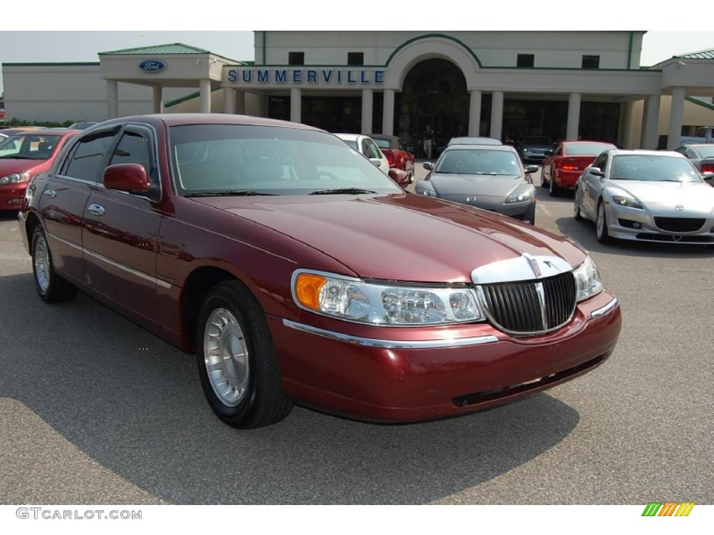 Cordovan Metallic Lincoln Town Car