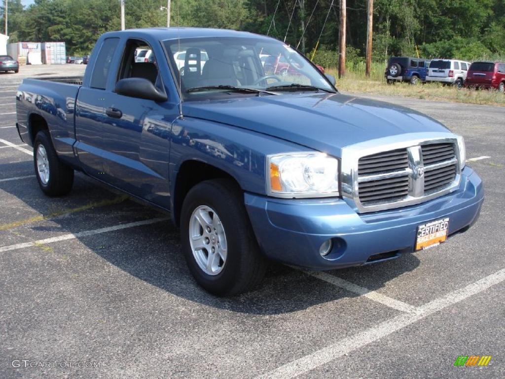 2006 Dakota SLT Club Cab - Atlantic Blue Pearl / Medium Slate Gray photo #3