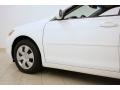 Super White - Camry LE Photo No. 24