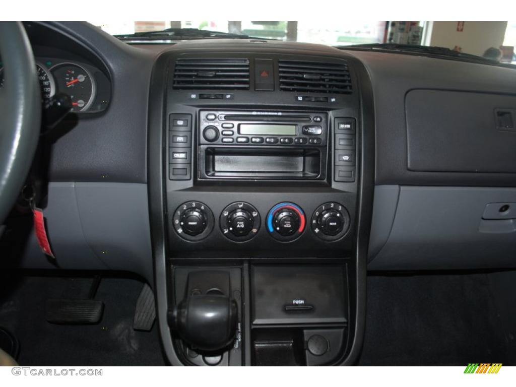 2002 Sedona LX - Misty Blue / Gray photo #38