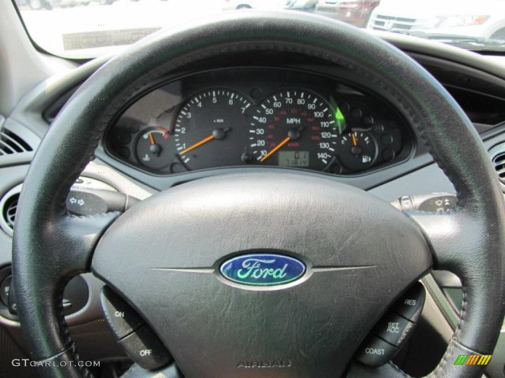 2002 Focus ZX5 Hatchback - Cloud 9 White / Medium Graphite photo #13