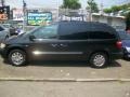 Brilliant Black Crystal Pearlcoat - Town & Country Touring Photo No. 7
