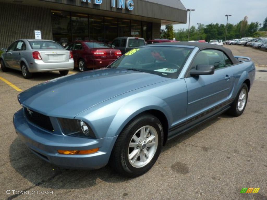 2006 Mustang V6 Premium Convertible - Windveil Blue Metallic / Light Graphite photo #8