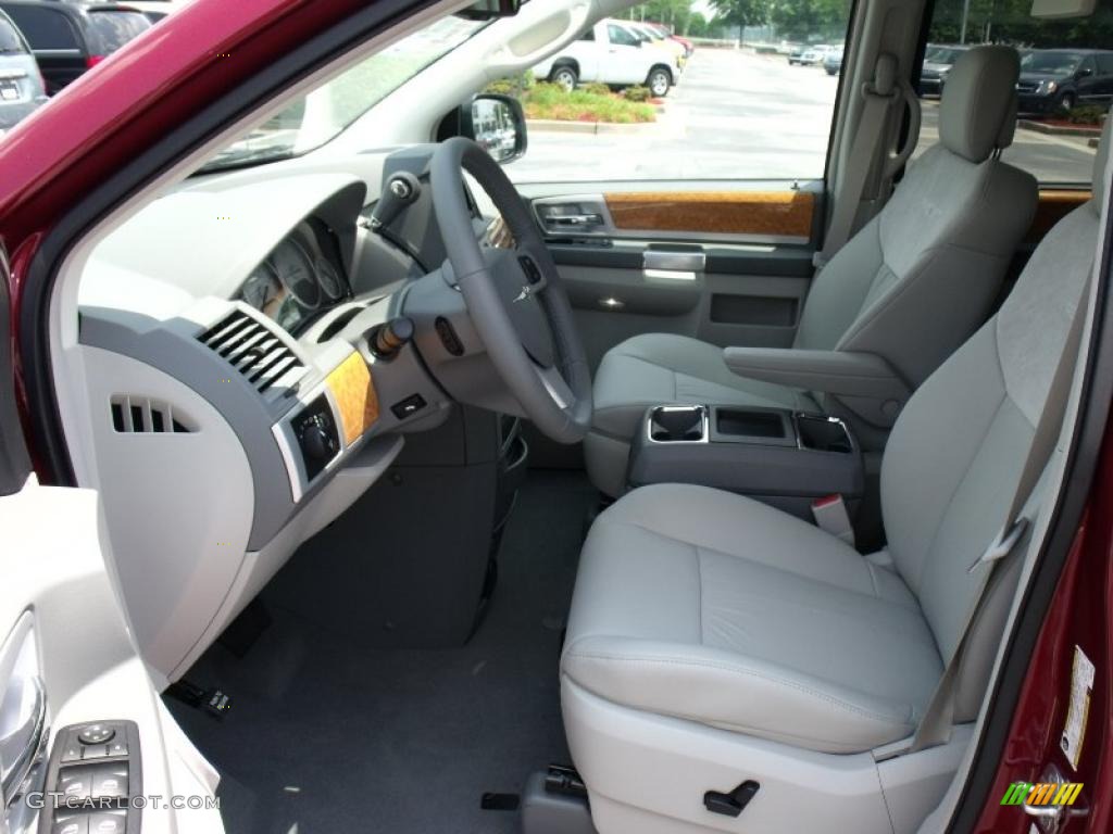 2010 Town & Country Limited - Deep Cherry Red Crystal Pearl / Medium Slate Gray/Light Shale photo #6