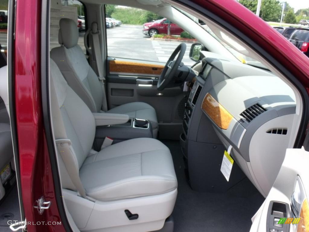 2010 Town & Country Limited - Deep Cherry Red Crystal Pearl / Medium Slate Gray/Light Shale photo #11