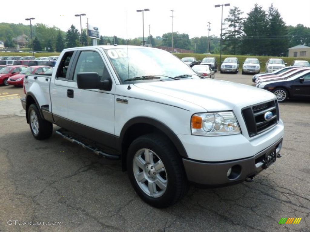 2006 F150 FX4 SuperCab 4x4 - Oxford White / Medium/Dark Flint photo #6