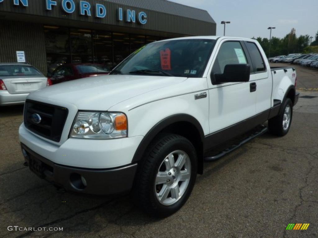 2006 F150 FX4 SuperCab 4x4 - Oxford White / Medium/Dark Flint photo #8