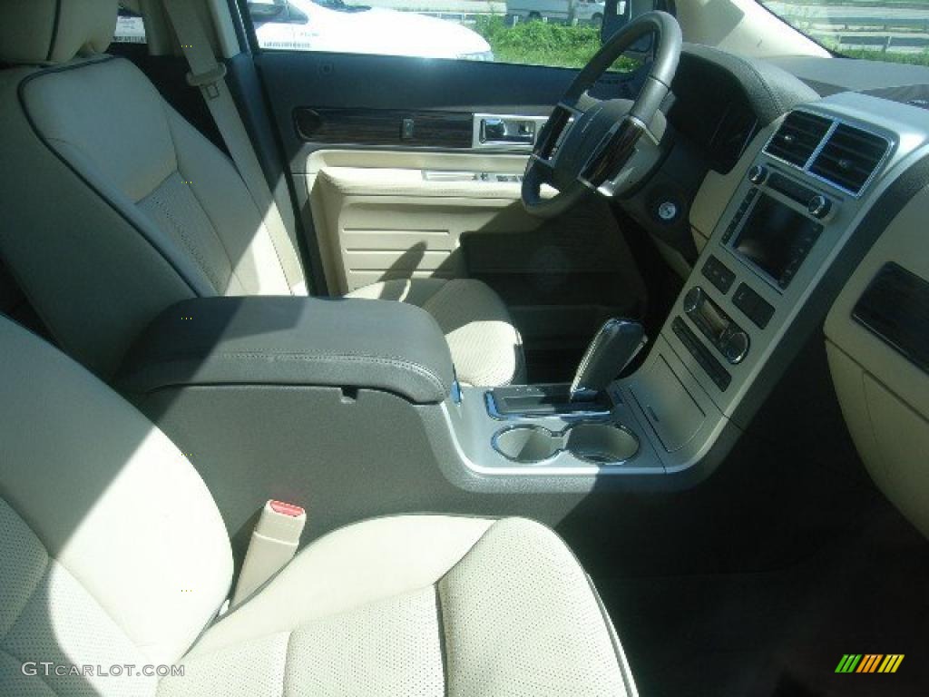 2010 MKX FWD - White Platinum Tri-Coat / Light Camel photo #2