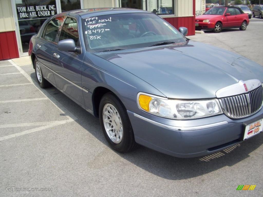 1999 Town Car Signature - Graphite Blue Metallic / Deep Slate Blue photo #9