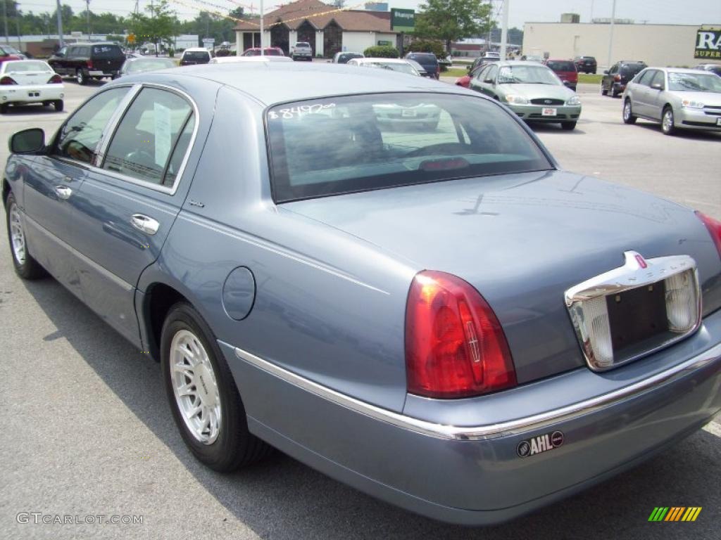 1999 Town Car Signature - Graphite Blue Metallic / Deep Slate Blue photo #14