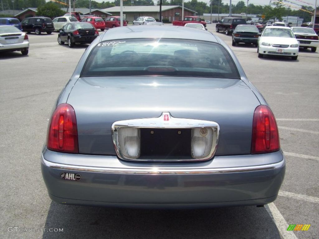 1999 Town Car Signature - Graphite Blue Metallic / Deep Slate Blue photo #15