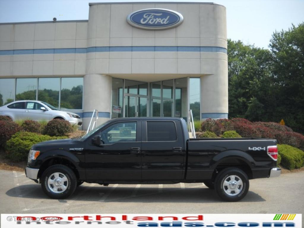 2010 F150 XLT SuperCrew 4x4 - Tuxedo Black / Medium Stone photo #1