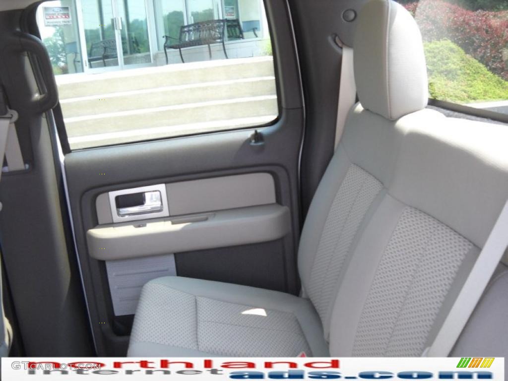 2010 F150 XLT SuperCrew 4x4 - Oxford White / Medium Stone photo #15