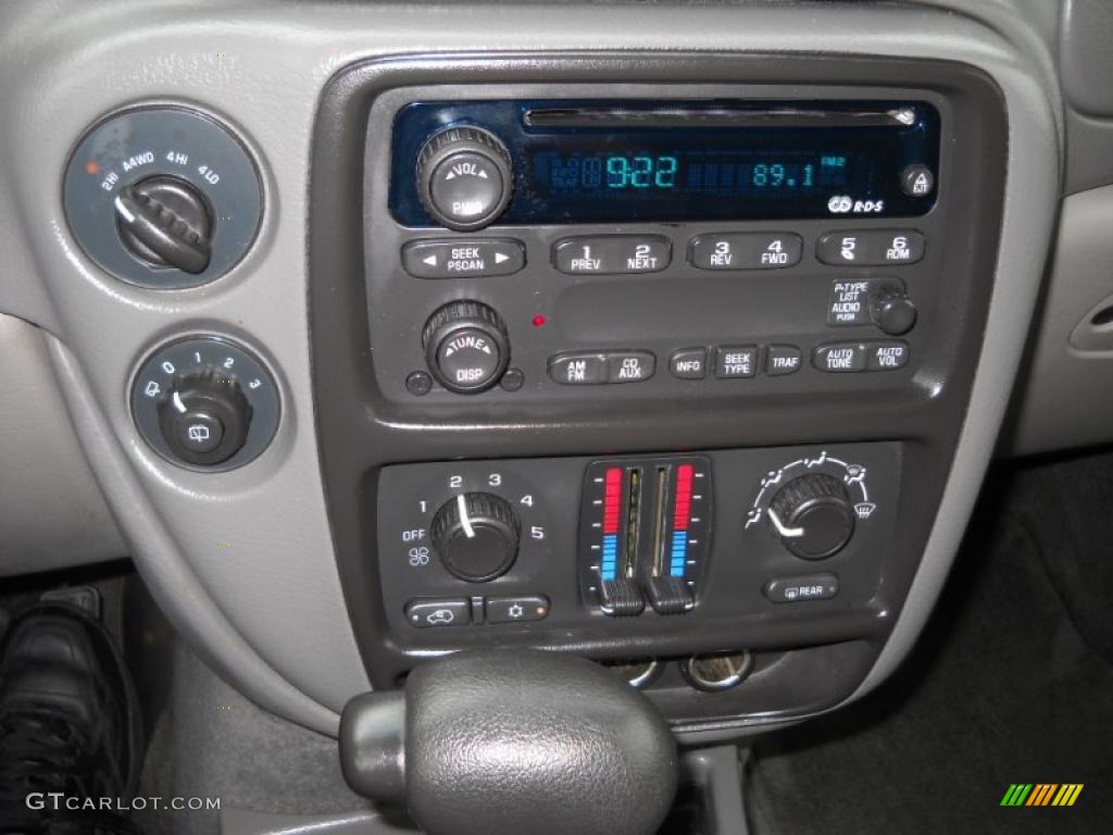 2002 TrailBlazer LS 4x4 - Indigo Blue Metallic / Dark Pewter photo #18