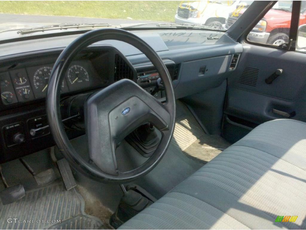 Dark Charcoal Interior 1989 Ford F150 Regular Cab 4x4 Photo #32752557