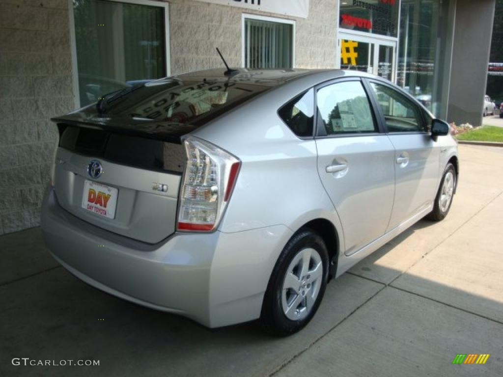 2010 Prius Hybrid III - Classic Silver Metallic / Misty Gray photo #2