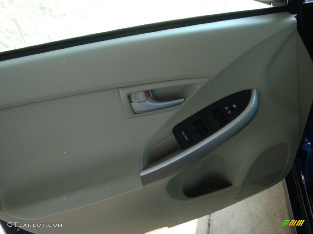 2010 Prius Hybrid III - Blue Ribbon Metallic / Dark Gray photo #11