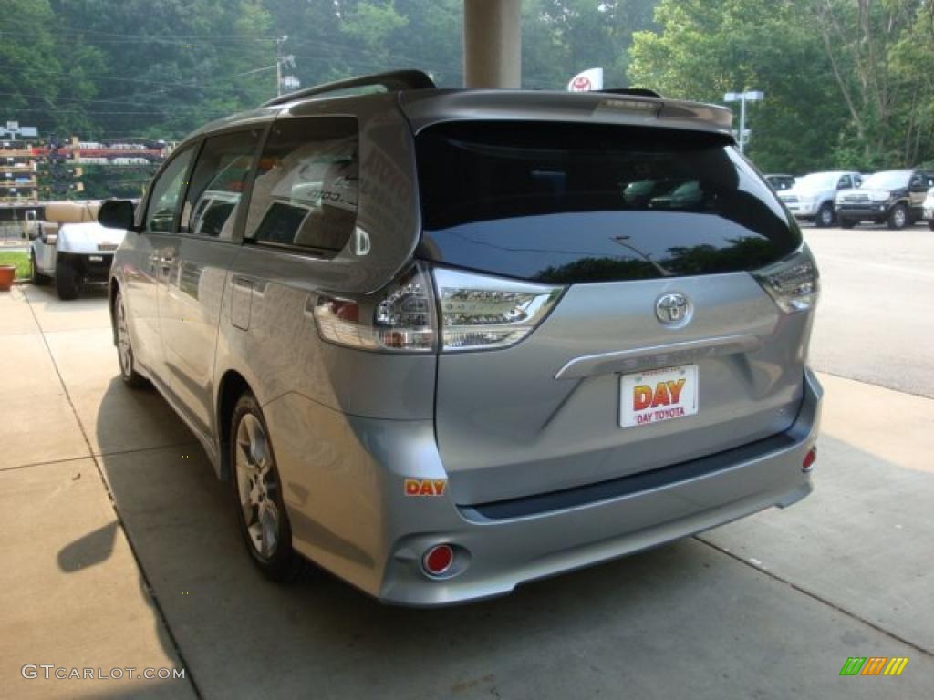 2011 Sienna SE - Silver Sky Metallic / Dark Charcoal photo #4