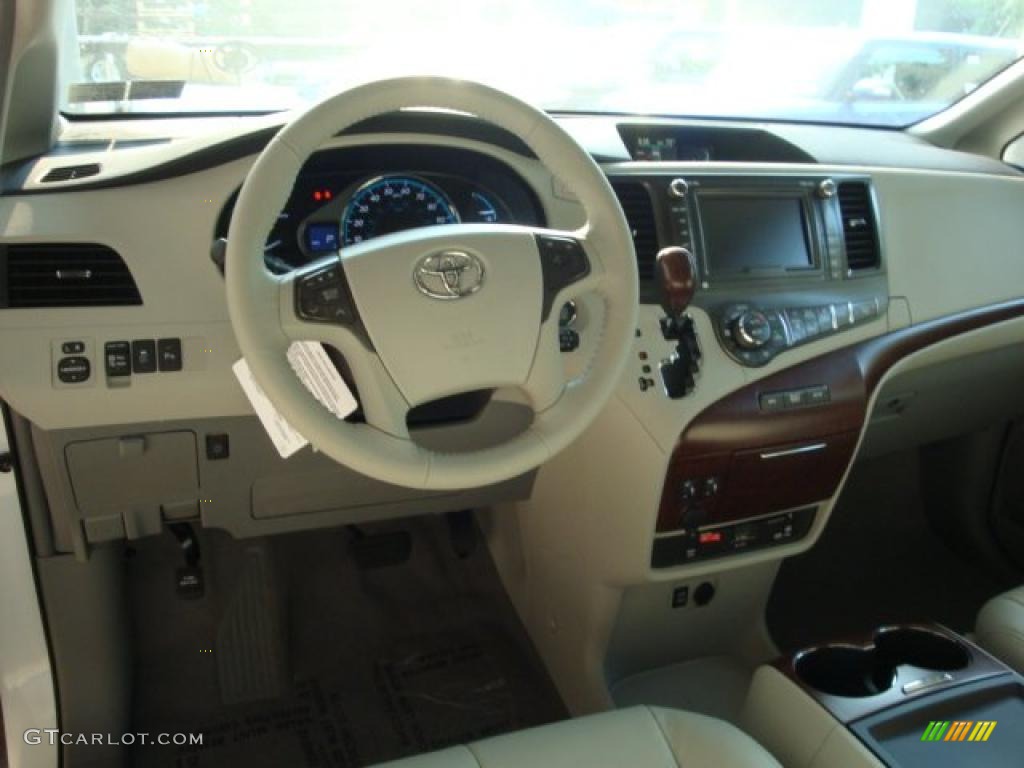 2011 Sienna XLE - Super White / Bisque photo #11