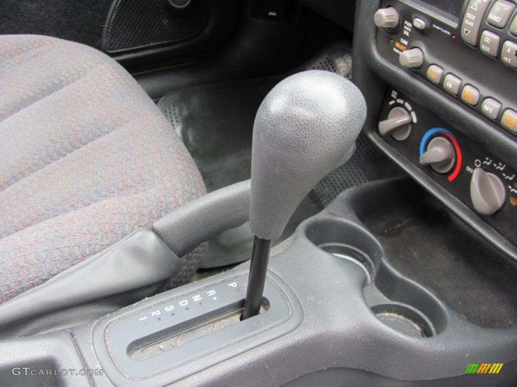 2002 Sunfire SE Coupe - Yellow / Graphite photo #9