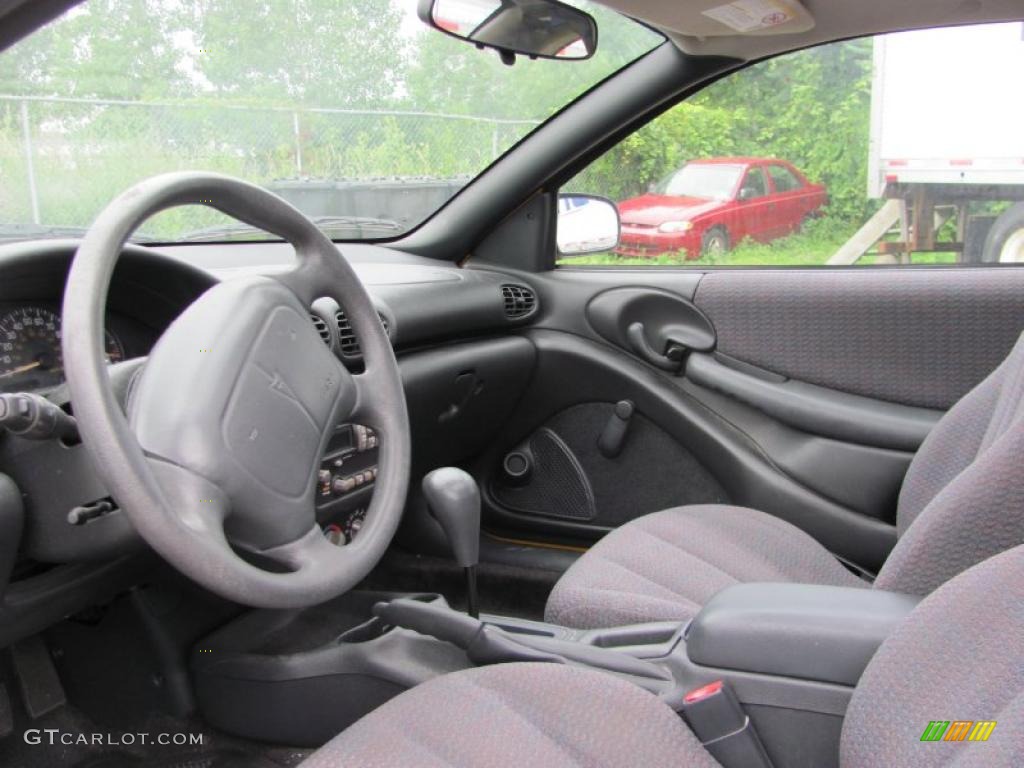 2002 Sunfire SE Coupe - Yellow / Graphite photo #20