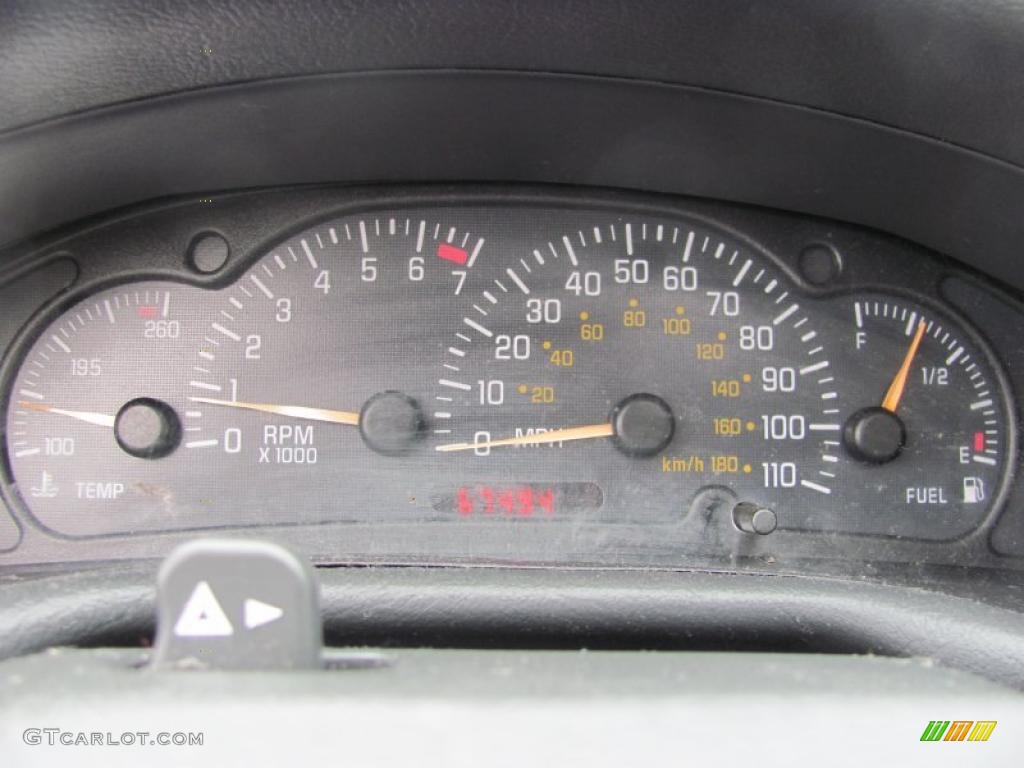 2002 Sunfire SE Coupe - Yellow / Graphite photo #21