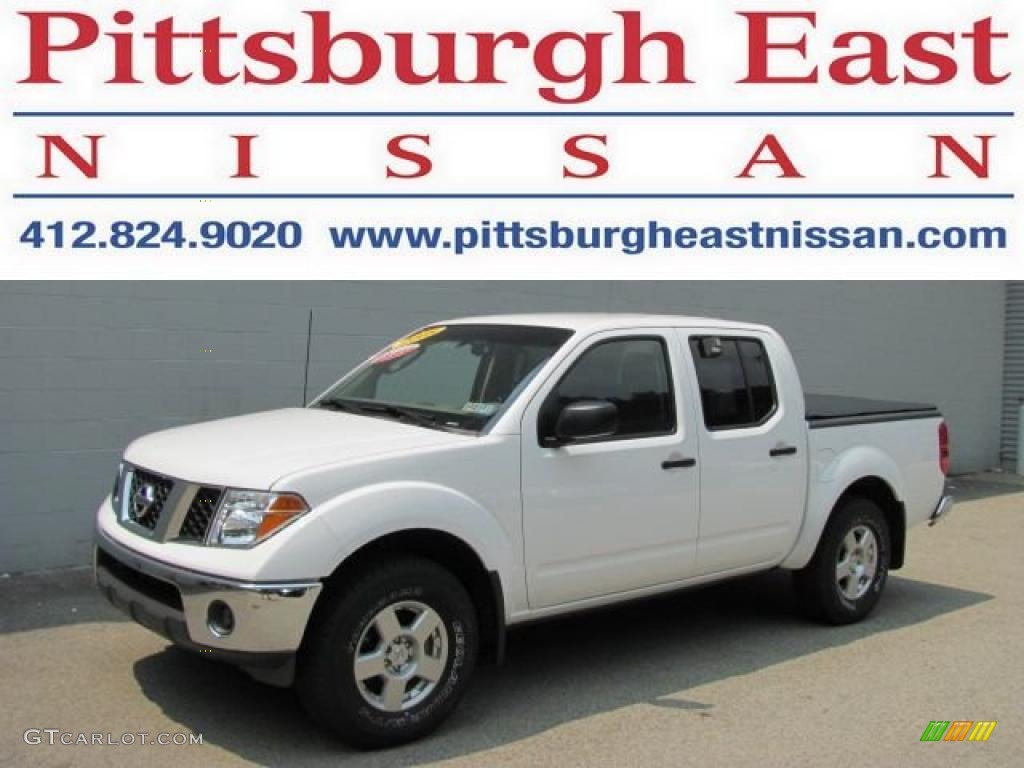 2008 Frontier SE Crew Cab 4x4 - Avalanche White / Beige photo #1