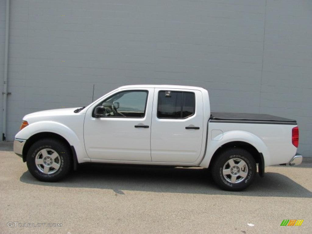 2008 Frontier SE Crew Cab 4x4 - Avalanche White / Beige photo #2