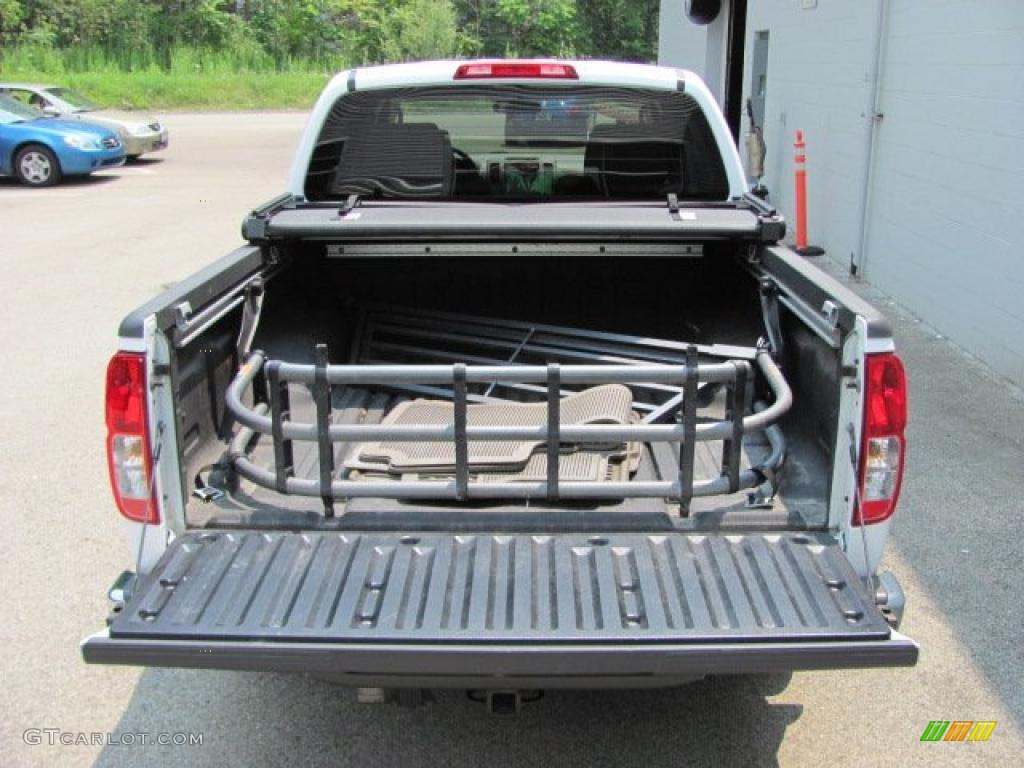 2008 Frontier SE Crew Cab 4x4 - Avalanche White / Beige photo #5
