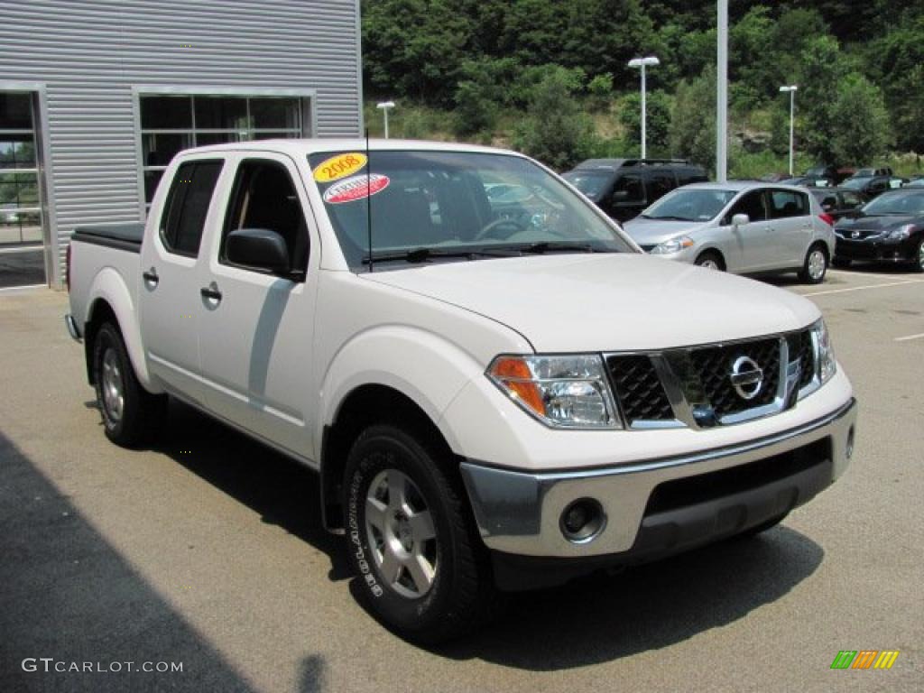 2008 Frontier SE Crew Cab 4x4 - Avalanche White / Beige photo #6