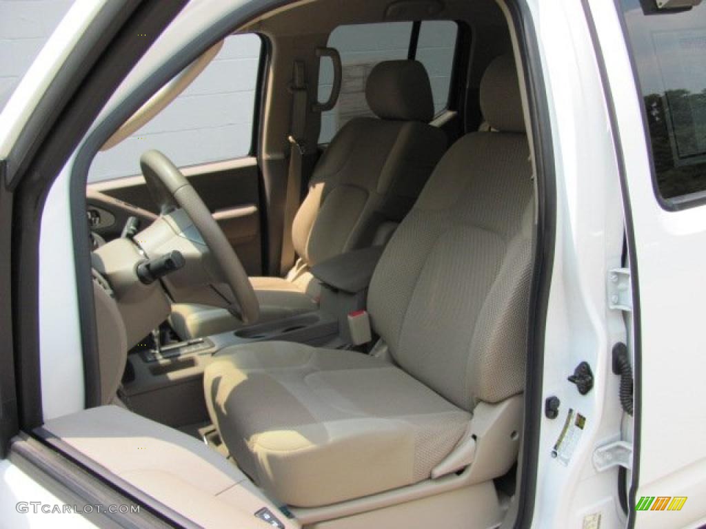 2008 Frontier SE Crew Cab 4x4 - Avalanche White / Beige photo #8