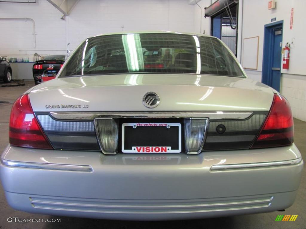 2006 Grand Marquis LS - Silver Birch Metallic / Charcoal Black photo #16