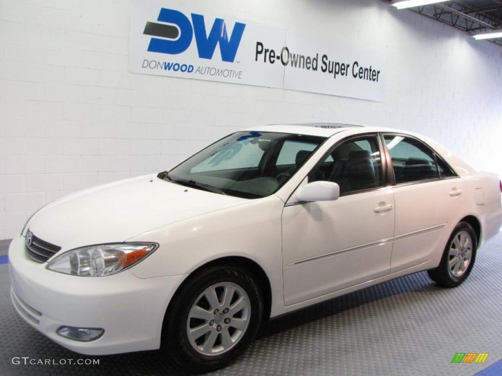 2004 Camry XLE V6 - Super White / Stone photo #2
