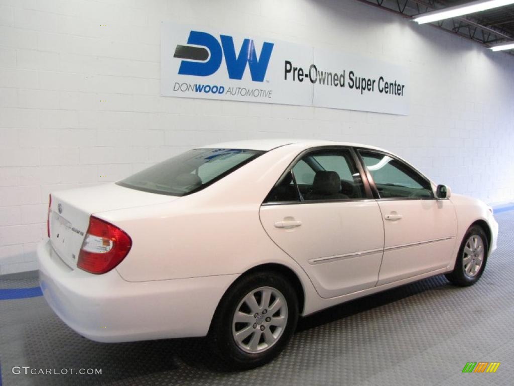 2004 Camry XLE V6 - Super White / Stone photo #3