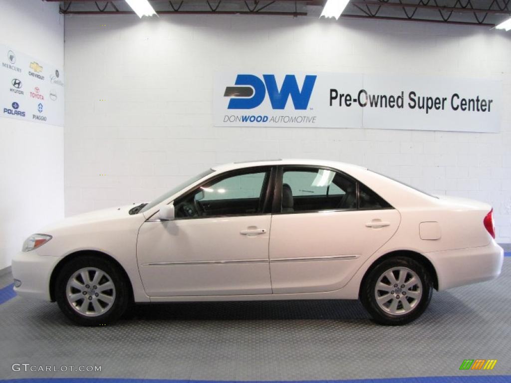 2004 Camry XLE V6 - Super White / Stone photo #4