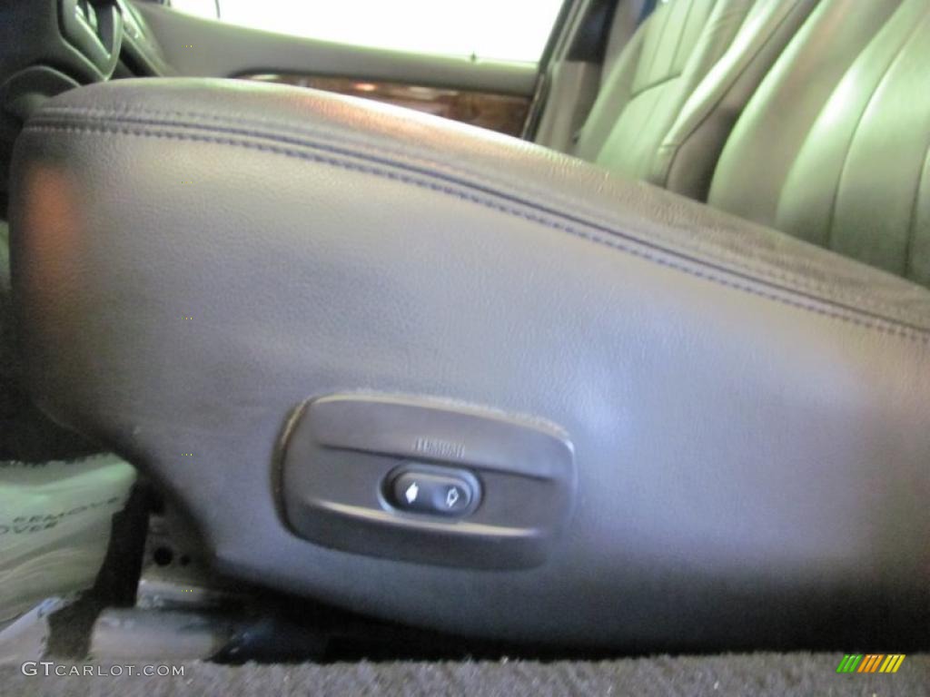 2006 Grand Marquis LS - Silver Birch Metallic / Charcoal Black photo #27