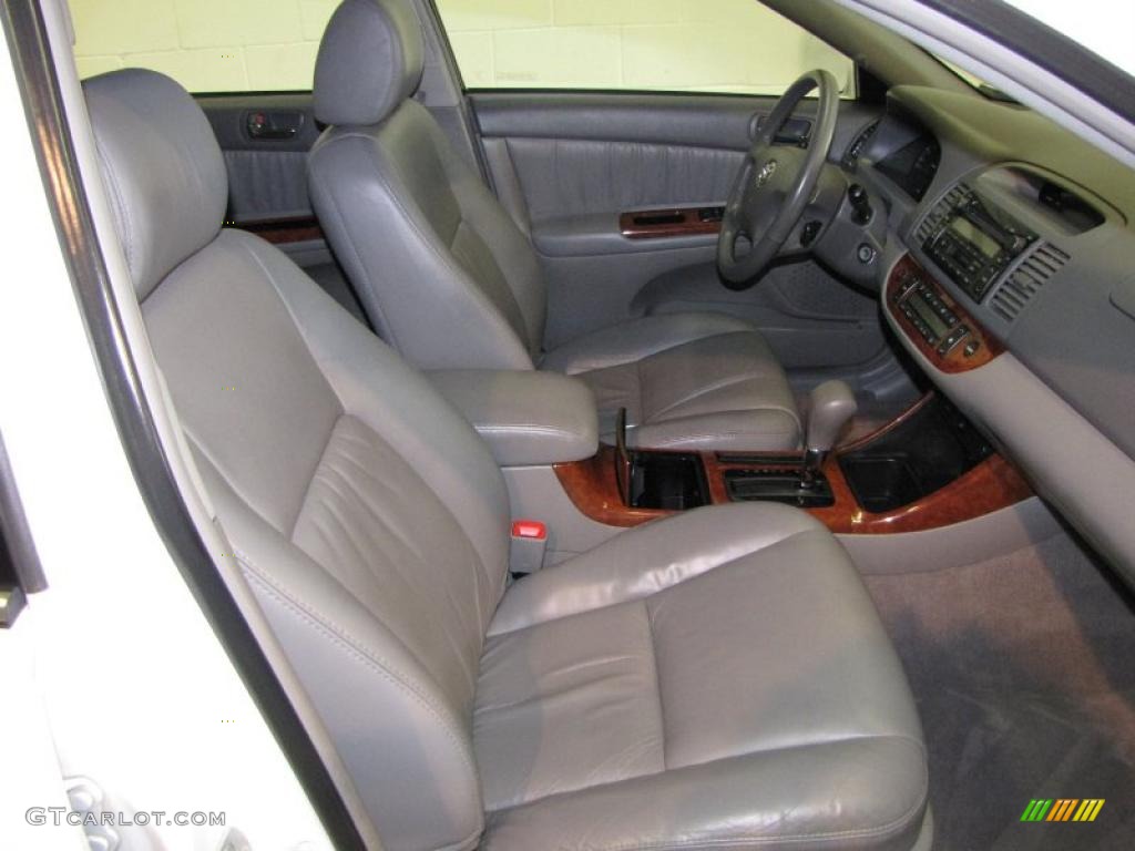 2004 Camry XLE V6 - Super White / Stone photo #10