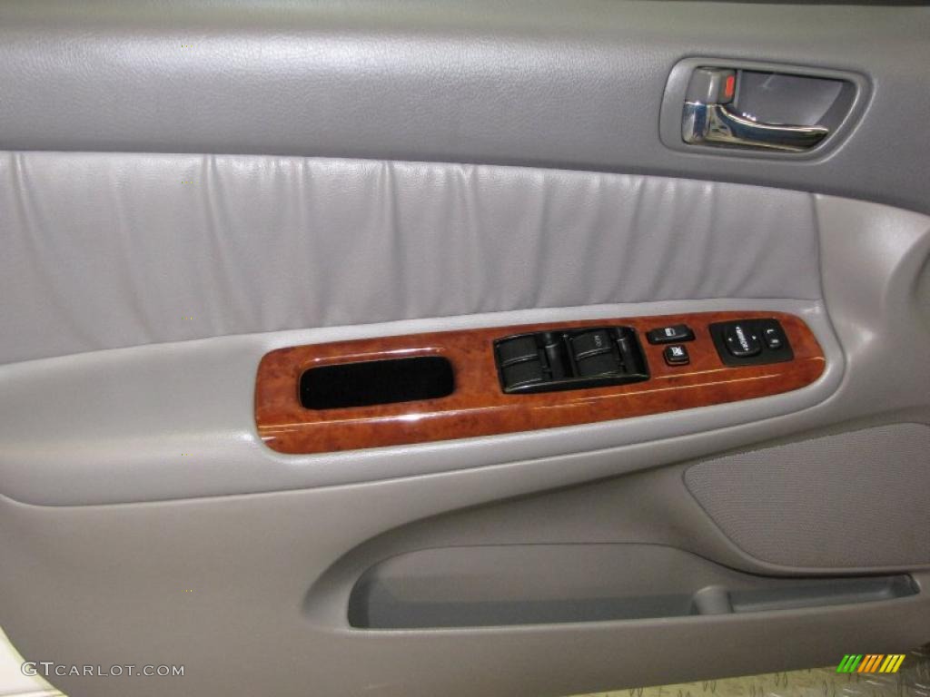 2004 Camry XLE V6 - Super White / Stone photo #12