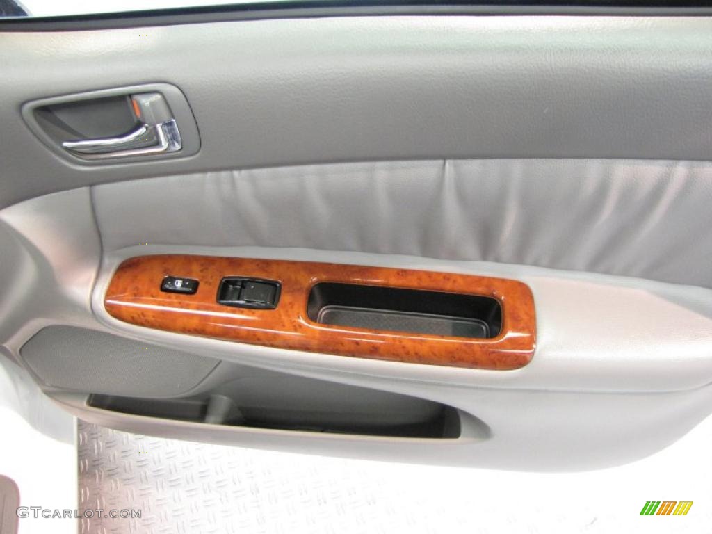 2004 Camry XLE V6 - Super White / Stone photo #13